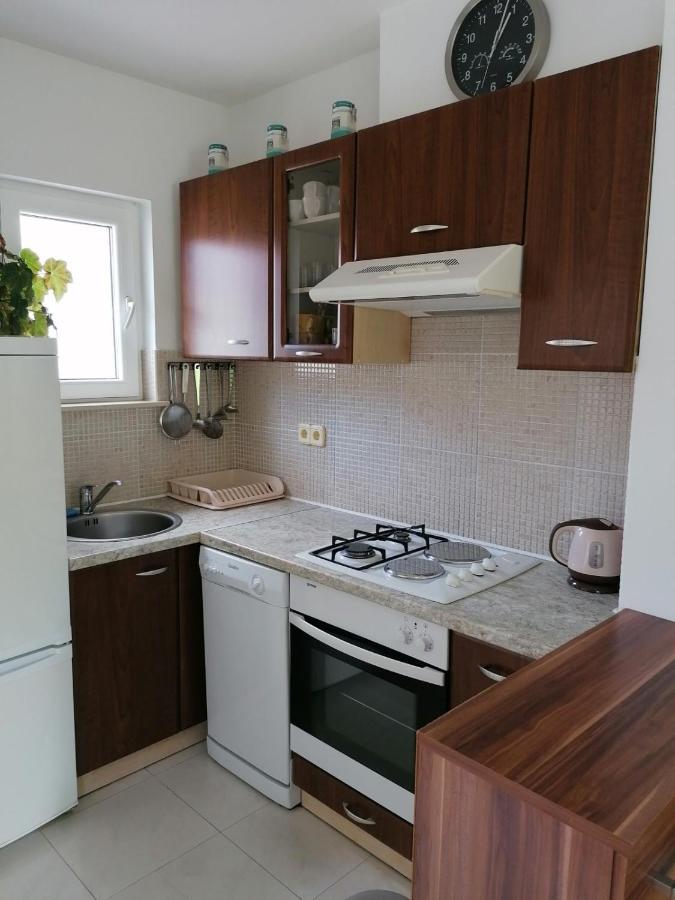 Apartment And Room Guscic Rab Town Exterior photo