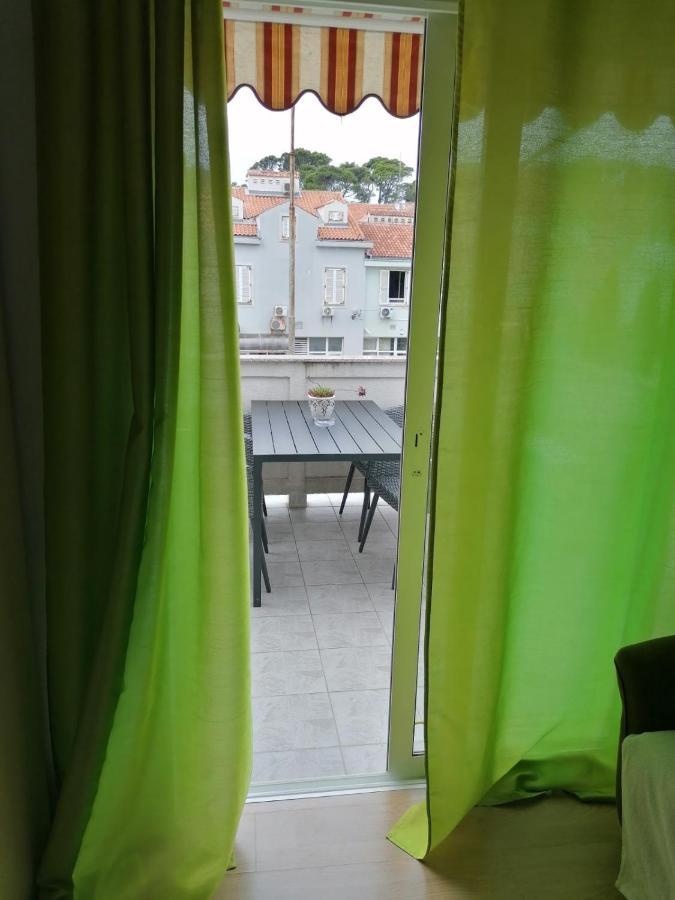Apartment And Room Guscic Rab Town Exterior photo